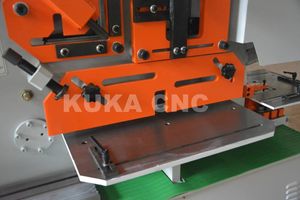 Máquina de corte y entallado de acero con Ángulo de haz de hierro, prensa hidráulica de taller, punzonadora hidráulica de acero - Product Image 6