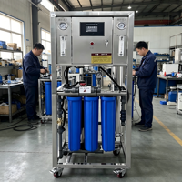 Machine de traitement de l'eau 250LPH 1600GPD, pompe à cadre ouvert en acier inoxydable contrôlée par PLC pour l'eau de process des usines de fabrication