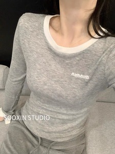 เสื้อยืดทรงสลิมฟิตสำหรับผู้หญิงสไตล์ qin <span class=keywords><strong>LAN</strong></span> เสื้อยืดแขนยาวมีตัวอักษรเทียมสองชิ้นแบบใหม่สำหรับฤดูใบไม้ผลิฤดูใบไม้ร่วง - Product Image 4