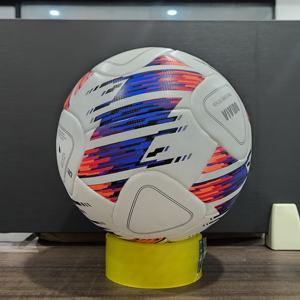 Ballon de football en PU thermocollé de taille 5 avec logo personnalisé en vrac pour les équipes et les revendeurs - Product Image 4