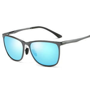 Gafas de Sol con Protección UV400, Polarizadas, Clásicas, Modernas, para Hombre y Mujer, Diseño Italiano - Product Image 5