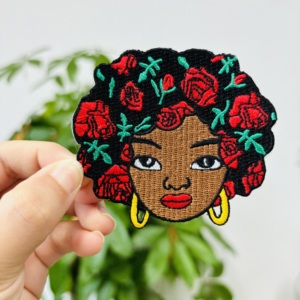 高品質刺繍帽子 カスタム野球帽 アイロン接着刺繍パッチ付き帽子 カスタムロゴ入りキャップ - Product Image 1
