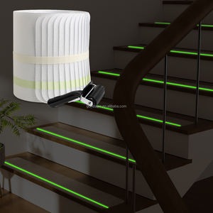 Tracciata antiscivolo da 30 "X 4" con bagliore nella striscia scura, nastro antiscivolo con nastro adesivo alto Non antiscivolo - Product Image 1