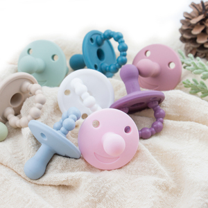 Sucettes en silicone de qualité alimentaire en gros, sucettes en silicone pour nouveau-nés, sucettes pour bébés, étui pour sucettes pour bébés - Product Image 3