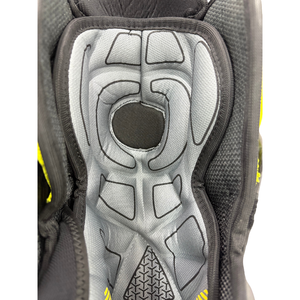 Pelindung Kaki & Betis Hoki Es Profesional Berkualitas Tinggi dengan Perlindungan Kuat Kain Bernapas Merek ZK untuk Klub Terbaik - Product Image 6