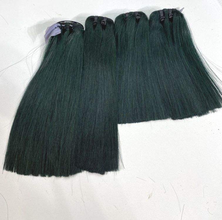 สีเขียวเข้ม