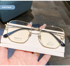 <span class=keywords><strong>2025</strong></span> mát phong cách Titan đen khung lớn Nam Nữ Kính mắt hợp thời trang kính cận thị dây vàng viền ánh sáng thân cây sang trọng - Product Image 4