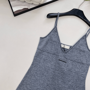 Mini-robe en tricot à col en V avec coupe ajustée pour un usage décontracté et quotidien mius - Product Image 3