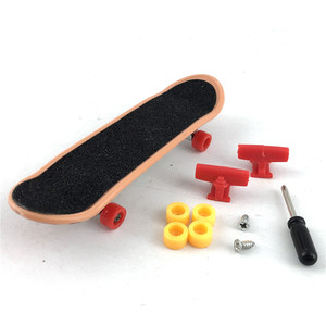 Juguete barato portátil DIY ruedas desmontables diapasón de plástico patineta camiones dedo <span class=keywords><strong>patinetas</strong></span> - Product Image 2