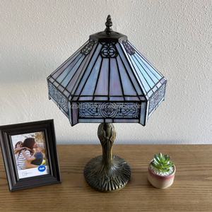 Lámpara Tiffany de Vidrio de 12 Pulgadas con Diseño Europeo, Base Pequeña de Resina, Decoración de Iluminación para Comedor y Dormitorio, Suministro Directo de Fábrica China - Product Image 3
