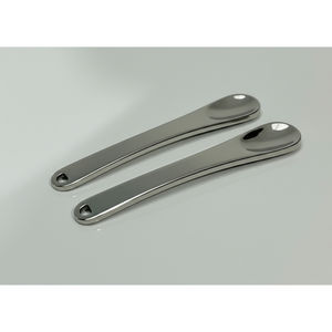 Cuillère à shilajit premium Signature, conçue pour une administration raffinée des suppléments. - Product Image 1