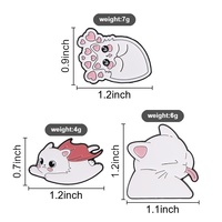 Lot de 3 broches émaillées mignonnes en forme de chat blanc : Cœur, Patte, Super Cape, Chaton Timide avec la langue sortie, pour décorer les sacs à dos