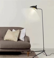 Lampe sur pied en métal noir nordique Serge Mouille en gros