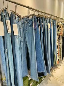 कारखाने के प्रत्यक्ष महिला जींस के ओवरस्टॉक वाले विंटेज फ्लैड डेनिम पैंट, सस्ती थोक मूल्य निकासी बिक्री - Product Image 3