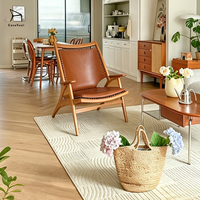 Chaise en cuir confortable avec structure en bois massif pour café, maison ou bureau