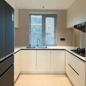 Gabinetes de Cocina Minimalistas sin Tiradores, Alacena Blanca, Armario Colgante Personalizado y Gabinetes Base - Product Image 1