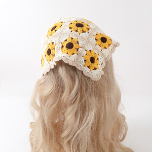 Accesorios para el Cabello al Por Mayor Pañuelo de Ganchillo con Fresas Tejidas Turbante Floral Diademas Triangulares y Cintas Boho para Niñas - Product Image 4