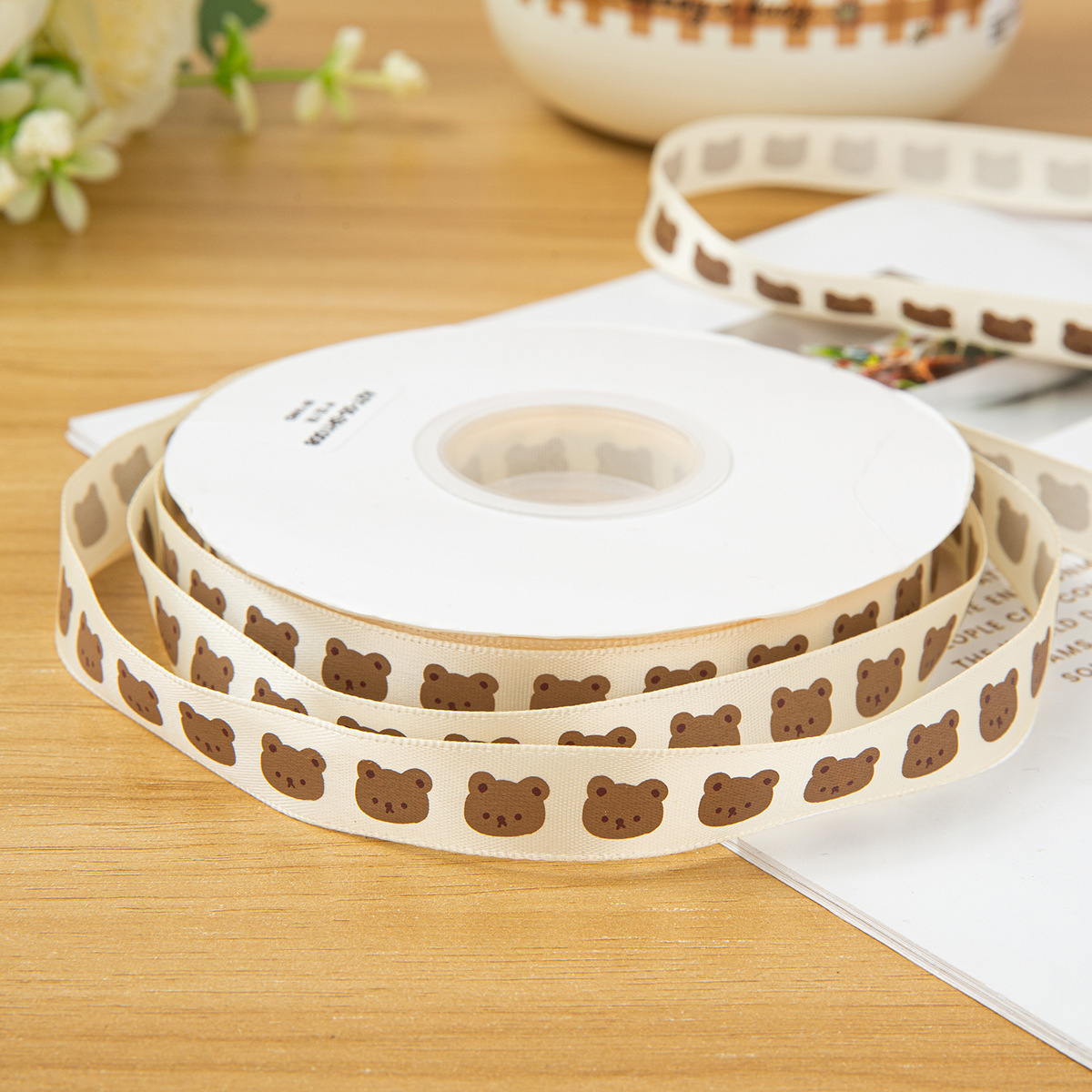 Beige avec motif ours brun