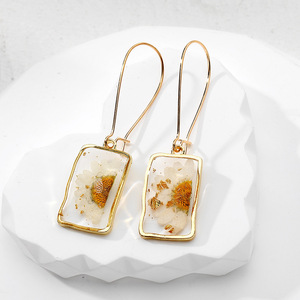 Pendientes de Resina Chapados en Oro con Flores Secas, Estilo Bohemio para Mujer, Pendientes Rectangulares, Regalo - Product Image 4