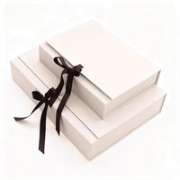 Boîte en papier rigide personnalisée en carton avec logo imprimé non ferreux de haute qualité Boîte d'emballage cadeau beige avec ruban pour cadeaux de qualité supérieure