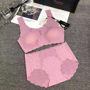 Ensemble soutien-gorge et culotte pour femmes dentelle sans couture sexy latex jeunes filles sans trace coréenne confortable gilet de sommeil coussinet mince bonnet - Product Image 3