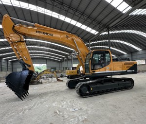 รถขุดฮุนได 300lc-9s มือสองสำหรับงานหนัก พร้อมเครื่องยนต์คัมมินส์ รถขุดฮุนได 300lc-9s มือสองสภาพเกือบใหม่ - Product Image 2