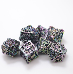 Ensemble de dés en métal pour <span class=keywords><strong>jeu</strong></span> de rôle <span class=keywords><strong>King</strong></span> Kong Man TRPG Dungeons and Dragons, multi-faces, avec couleurs et design personnalisables, 10 couleurs disponibles - Product Image 4