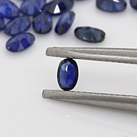 Saphir naturel du Sri Lanka, pierre précieuse de haute qualité, bleu, taille ovale avec formes brillantes et rondes, hauteur 8 mm, traité thermiquement