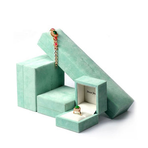 Luxury Custom Velvet Bracelet <strong>Box</strong> Ring Jewelry <strong>Trinket</strong> <strong>Box</strong> with Logo, Jewelry Case - Product Image 1