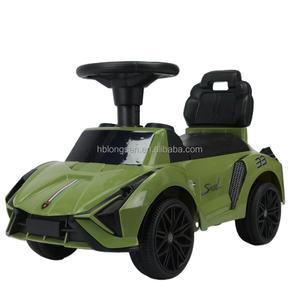 Les enfants mignons de canard montent <span class=keywords><strong>sur</strong></span> les voitures de jouet en plastique avec le <span class=keywords><strong>klaxon</strong></span> de Bb pour que les enfants conduisent - Product Image 1