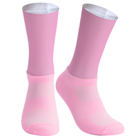 Partenariat à long terme Nouvelles chaussettes de cyclisme Aero Bike d'été en gel de silice antidérapantes respirantes pour femmes, idéales pour la course et le sport