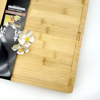 Ensemble de planche à découper en bois de bambou pour lave-vaisselle antibactérien minimaliste moderne avec 7 tapis en PP codés par couleur