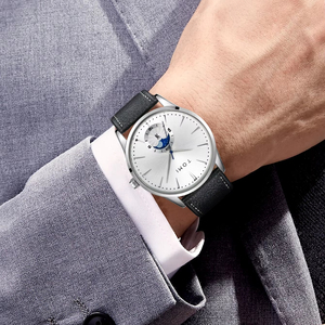 TOMI Montre à Quartz Luxe Homme Design Jour Noir Nuit Blanche Bracelet Cuir Largeur 20mm Cadran Verre Chronographe Hangzhou - Product Image 4