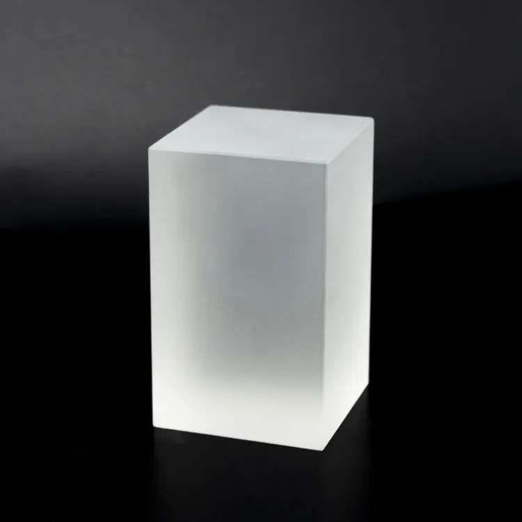 Guangzhou Groothandel Hoge Kwaliteit K9 Kristal Pijler Frosted Crystal Cube Presse-papier Voor Objecten Souvenir Geschenken