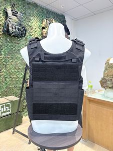 سترة واقية شخصية سوداء خفيفة الوزن من البوليستر أكسفورد عالية الوضوح للعمل مع حزام قابل للتعديل ونظام مولي مقطوع بالليزر - Product Image 5