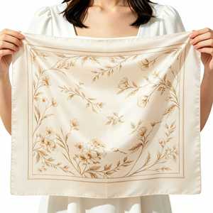 Écharpe carrée en soie légère et douce pour femme, bandana floral respirant, accessoire multi-usage pour cheveux et poignée de sac - Product Image 1