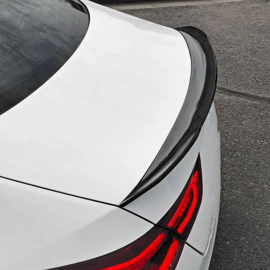 Aileron aspect carbone