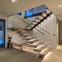Escalier droit moderne en acier galvanisé pour villa extérieure haut de gamme Prima Wholesale, grandes marches, garde-corps en verre, durable, prix abordable
