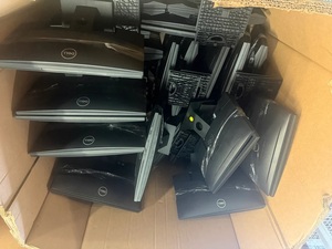 Precios Ventajosos, Lote de Monitores LCD Usados y Probados de 220x 19-20 Pulgadas Surtidos (Toronto), Fabricados en Canadá, Sin Garantía - Product Image 5