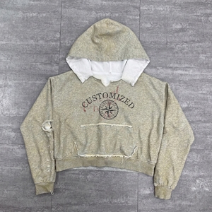 Sweat à capuche court en molleton bouclette personnalisé avec col brut, impression DTG, effet vieilli, poche déchirée, délavé soleil et délavé à l'acide - Product Image 1