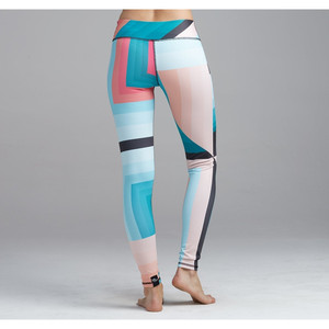 Leggings con motivi geometrici e artistici - Product Image 3