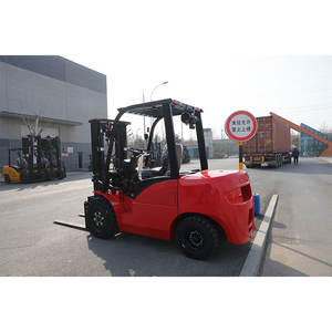 מלגזה חדשה לגמרי עם מנוע דיזל סיני, תורן תלת-שלבי, גובה הרמה 3000 מ\\\"מ, קיבולת 1.5-3.5 טון, צמיגים פנאומטיים, לשימוש חיצוני - Product Image 4