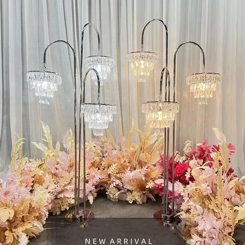 Nuevos accesorios de boda, candelabro de cristal Chapado en hierro europeo, tira de hielo de cristal, decoración de plomo para carretera, escenario para boda