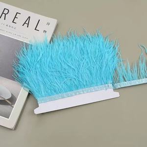 Venta al por mayor de fábrica: Ribete de plumas de <span class=keywords><strong>avestruz</strong></span> naturales de 10-15 cm, cinta de encaje teñida y blanqueada, esponjosa, para bodas, decoración del hogar y manualidades. - Product Image 4