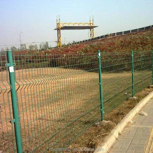 Clôture en treillis soudé 3D à mailles triangulaires, clôture de sécurité à pliage en V haute rigidité pour sites industriels - Product Image 6