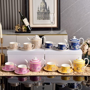 Ensemble tasse à café et soucoupe en porcelaine fine pour usage domestique - Série Ciel Étoilé Rose avec motif de couple de dessins animés - Product Image 2