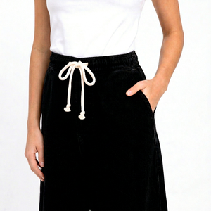 Pantalones Vaqueros Negros Holgados con Cordón Ajustable para Mujer, Cintura Elástica Completa, Transpirables y Cómodos, con Logotipo en el Bolsillo Trasero Derecho - Product Image 1