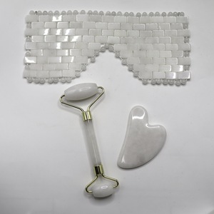 Rouleau de massage vibrant en jade 100% pierre de jade naturelle, outil de lifting facial pour le <span class=keywords><strong>visage</strong></span> et le cou, réduit les gonflements - Product Image 1