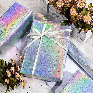 Papel de Regalo Holográfico Metálico Plateado Personalizado al por Mayor, con Diseño de Estrellas Iridiscentes, para Envolver Regalos de Cumpleaños - Product Image 3