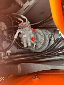 Hitachi Zx240, excavadora de orugas de fabricación japonesa usada, los componentes del núcleo incluyen el accesorio del cubo de la excavadora de construcción del motor - Product Image 6